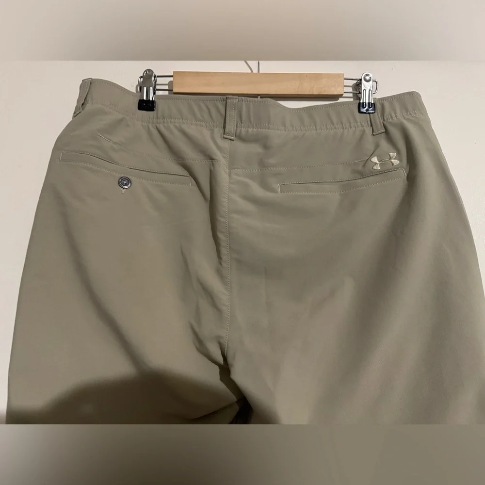 Under Armour khaki tan pants 38/30 pockets flat front